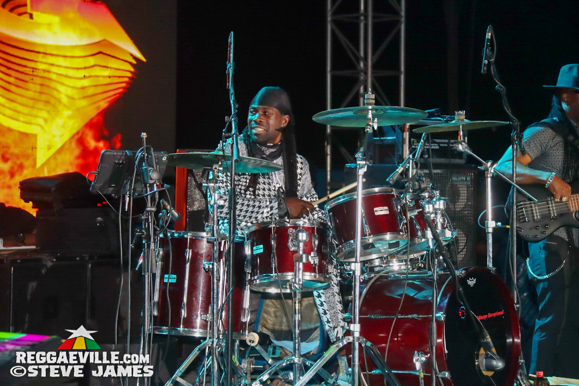 Turbulence, Capleton, Tanya Stephens, Macka Diamond, Bugle, Chuck Fenda