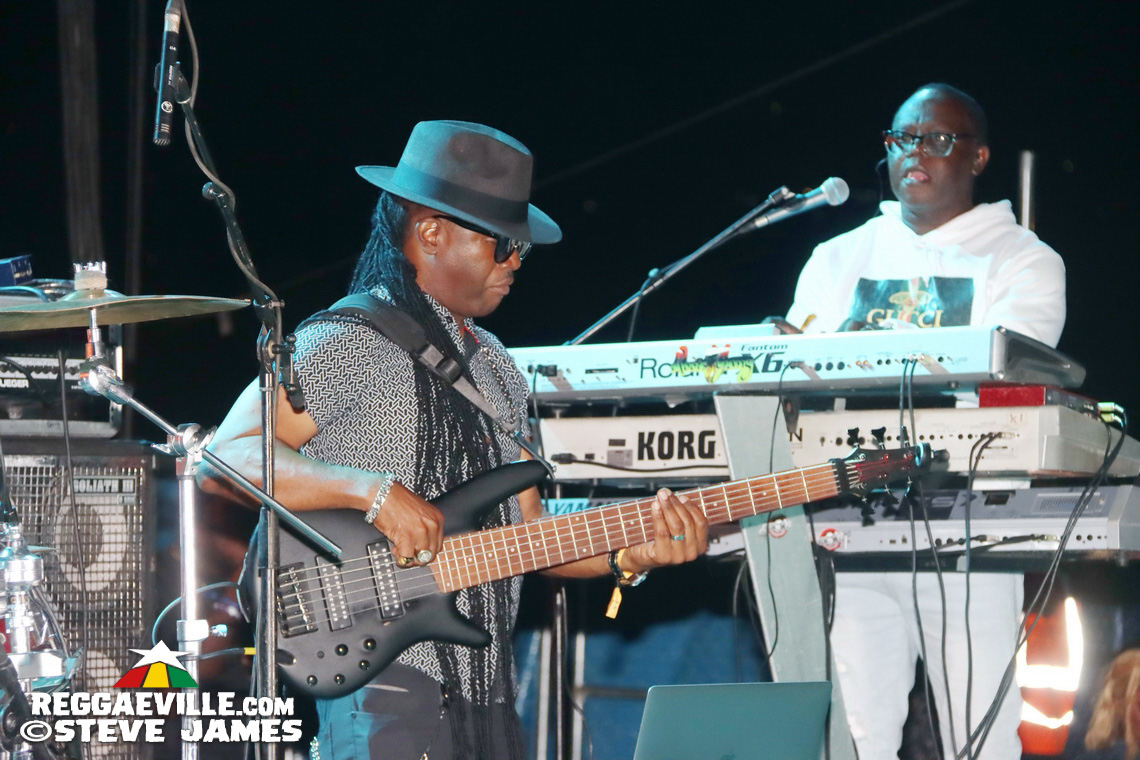 Turbulence, Capleton, Tanya Stephens, Macka Diamond, Bugle, Chuck Fenda