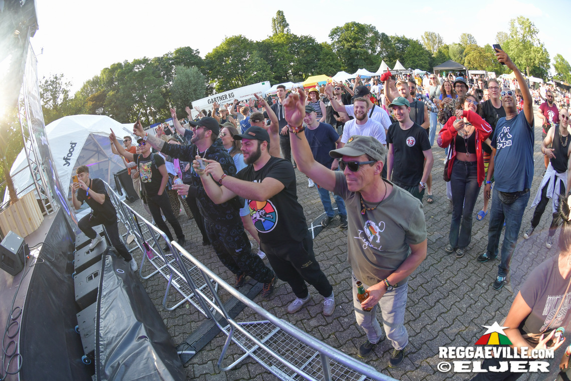 Andrew Murphy, Top Gyal, Queen Tafari, Amiaz.