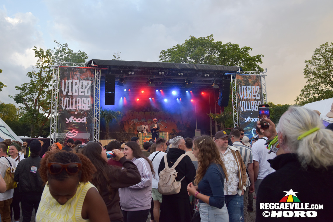 Andrew Murphy, Top Gyal, Queen Tafari, Amiaz.