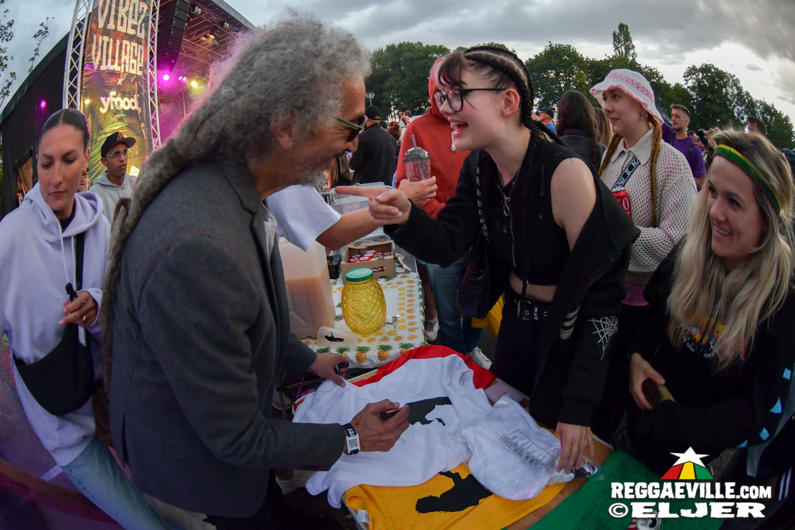 Andrew Murphy, Top Gyal, Queen Tafari, Amiaz.