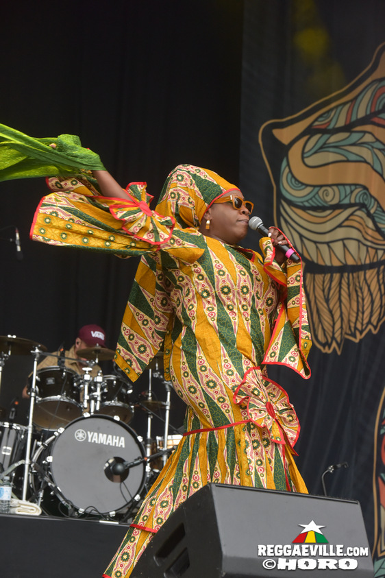 Queen Omega, J Boog, L'Entourloop