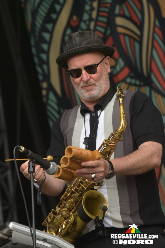 Queen Omega, J Boog, L'Entourloop