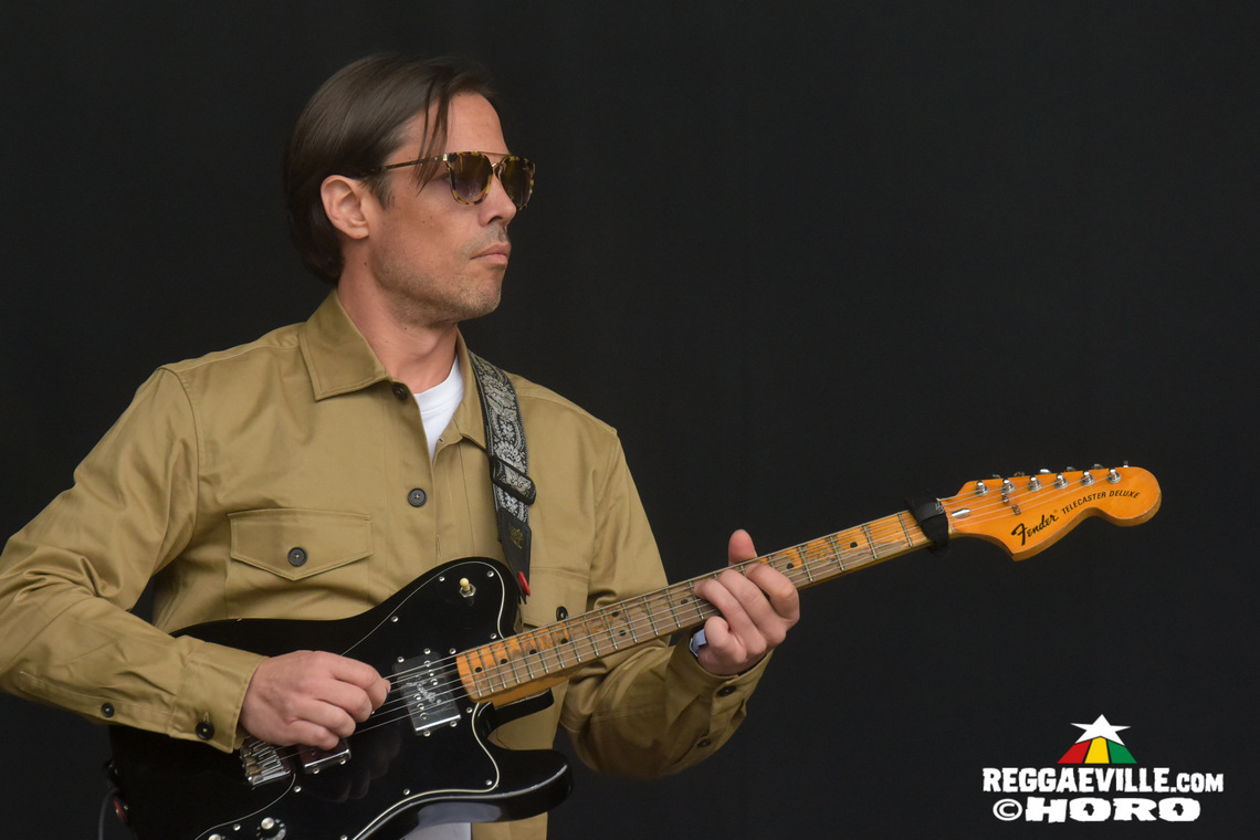 Queen Omega, J Boog, L'Entourloop