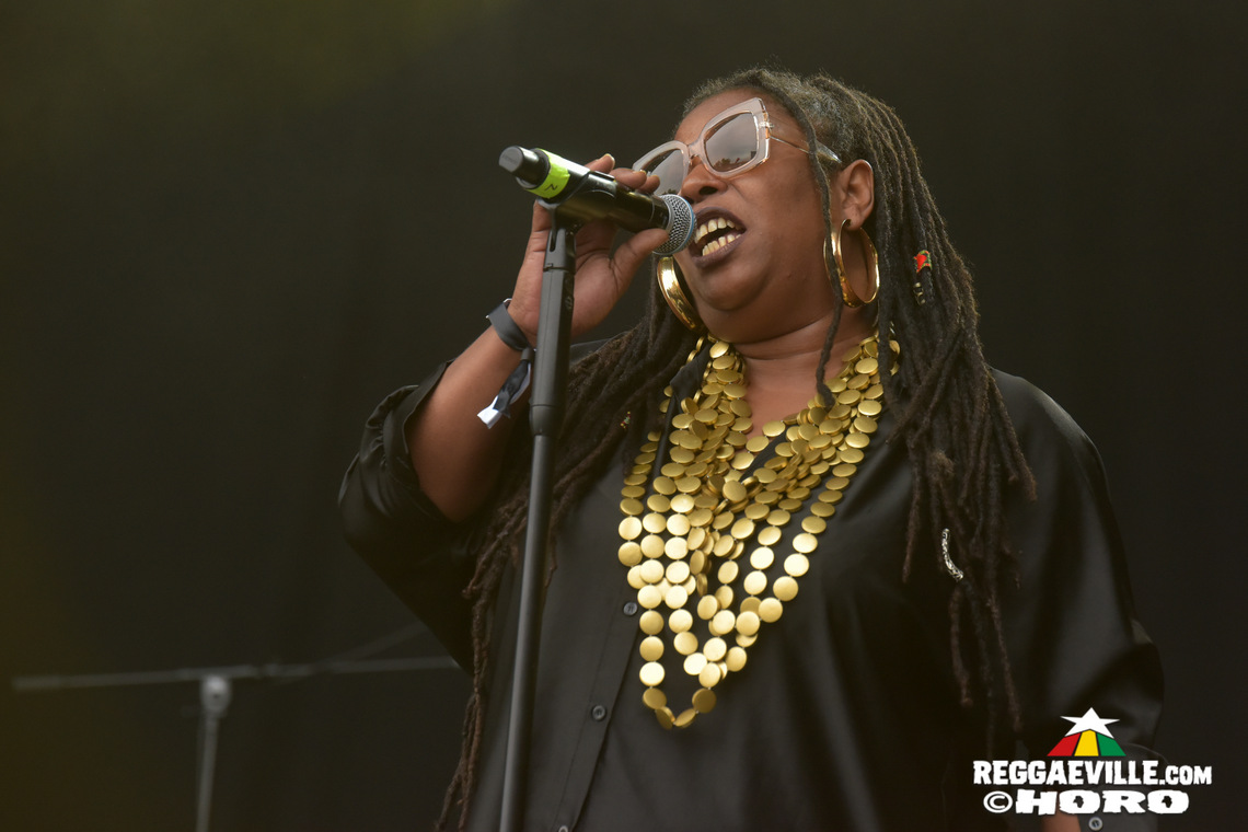 Queen Omega, J Boog, L'Entourloop