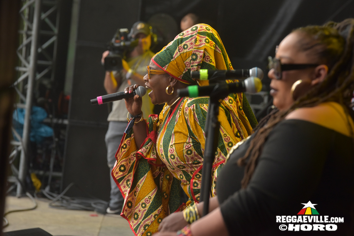 Queen Omega, J Boog, L'Entourloop