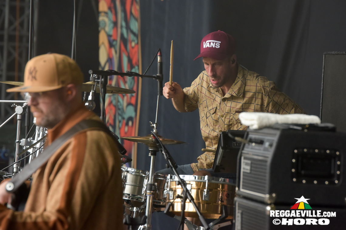 Queen Omega, J Boog, L'Entourloop