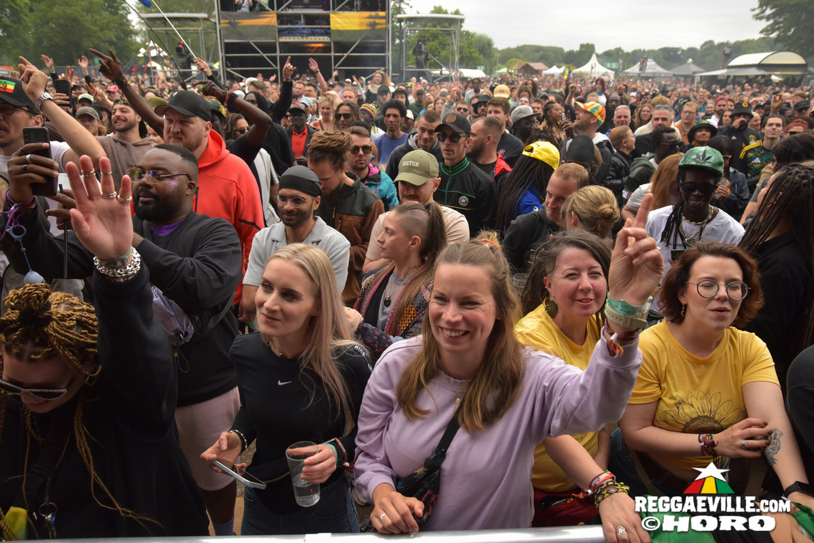 Queen Omega, J Boog, L'Entourloop