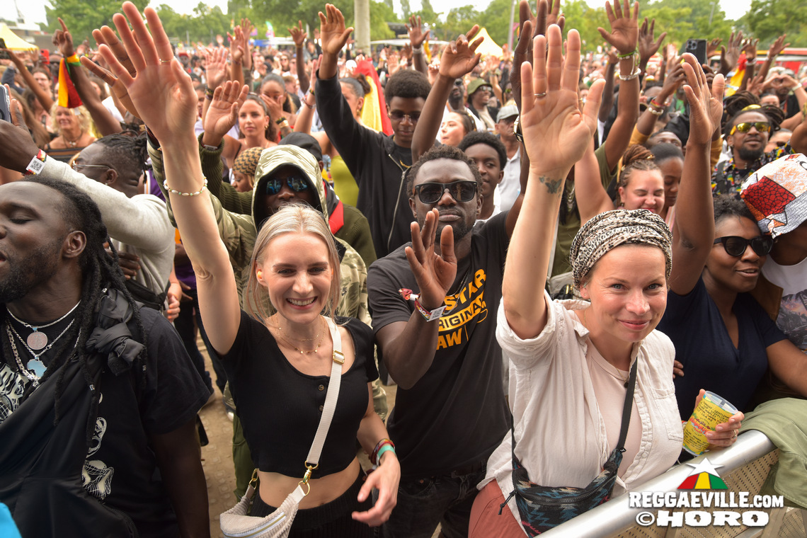 Stonebwoy, Samora, Martin Jondo feat. Junior Carl