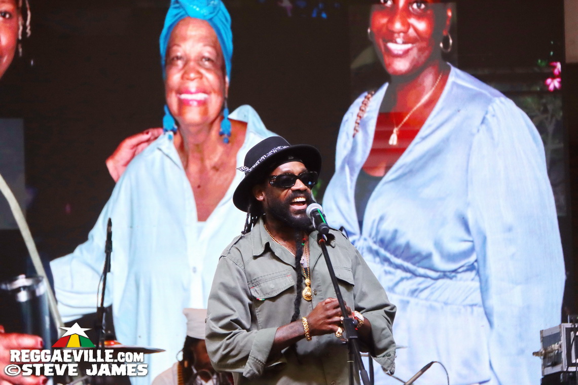 Tarrus Riley, Luciano, Junior Reid