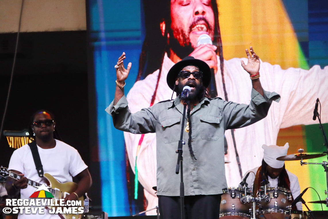 Tarrus Riley, Luciano, Junior Reid