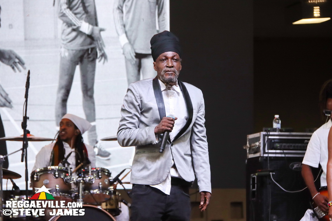 Tarrus Riley, Luciano, Junior Reid