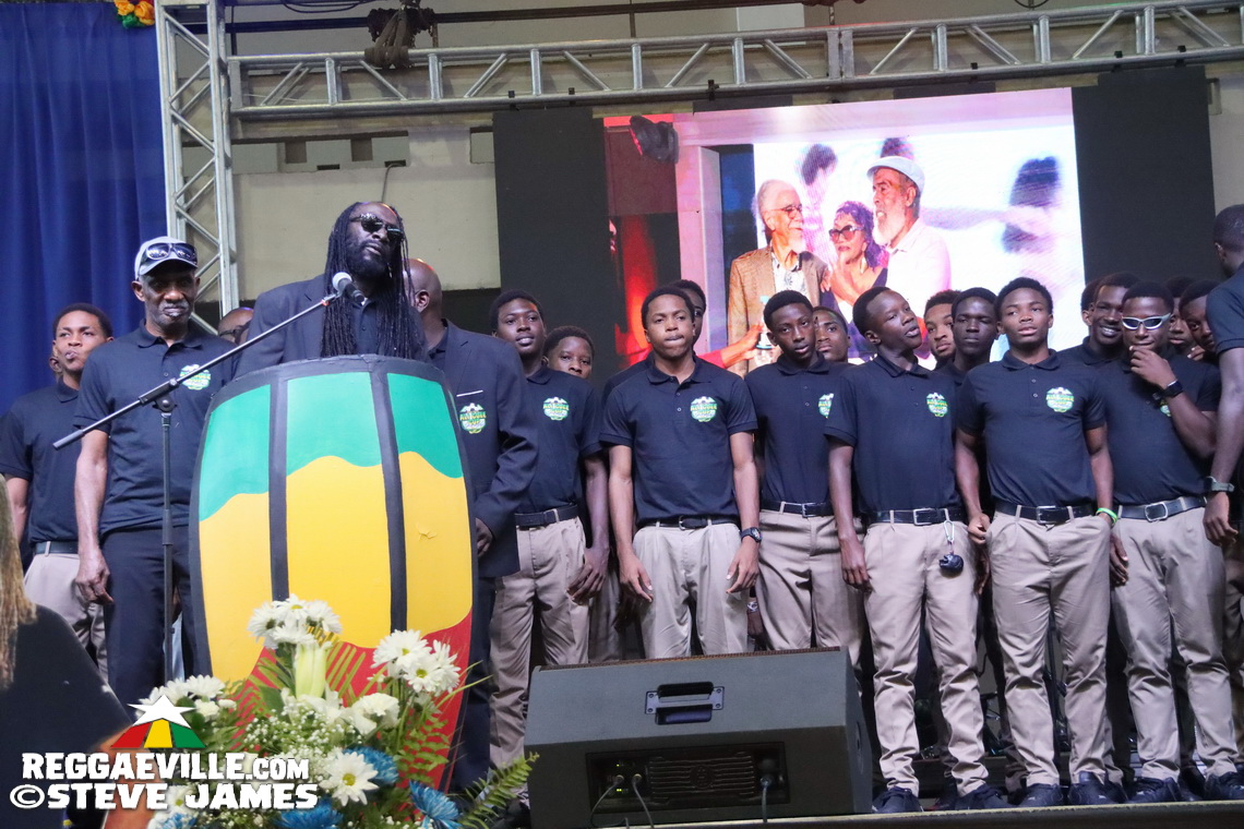 Tarrus Riley, Luciano, Junior Reid