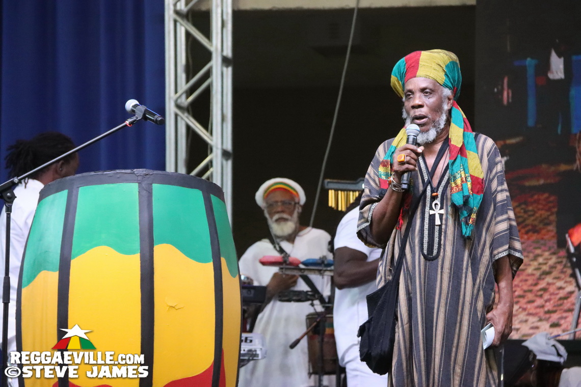 Tarrus Riley, Luciano, Junior Reid