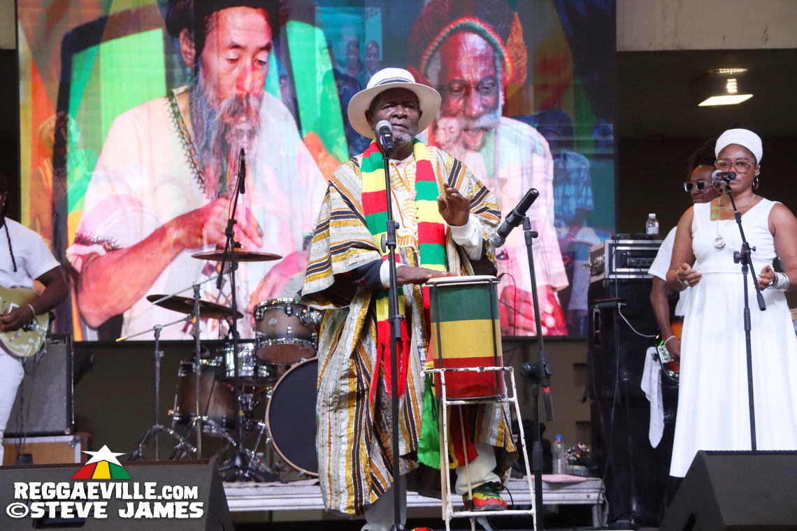 Tarrus Riley, Luciano, Junior Reid