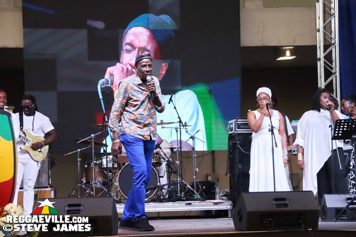 Tarrus Riley, Luciano, Junior Reid