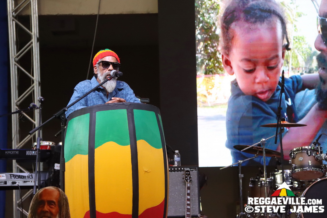 Tarrus Riley, Luciano, Junior Reid