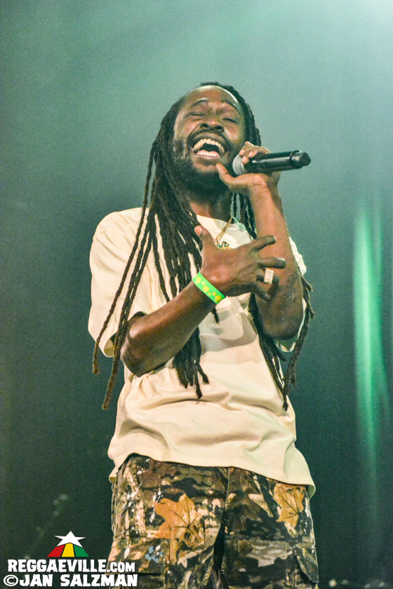 Buju Banton, Jesse Royal with Medisun
