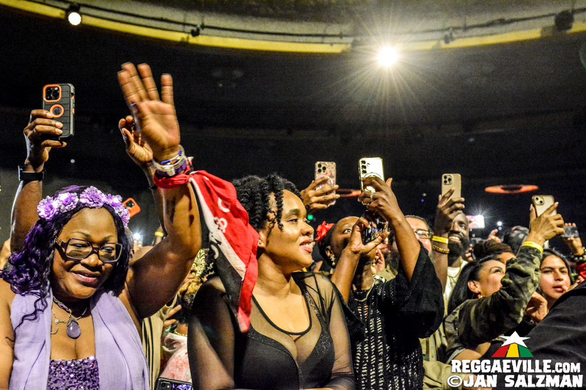 Buju Banton, Jesse Royal with Medisun