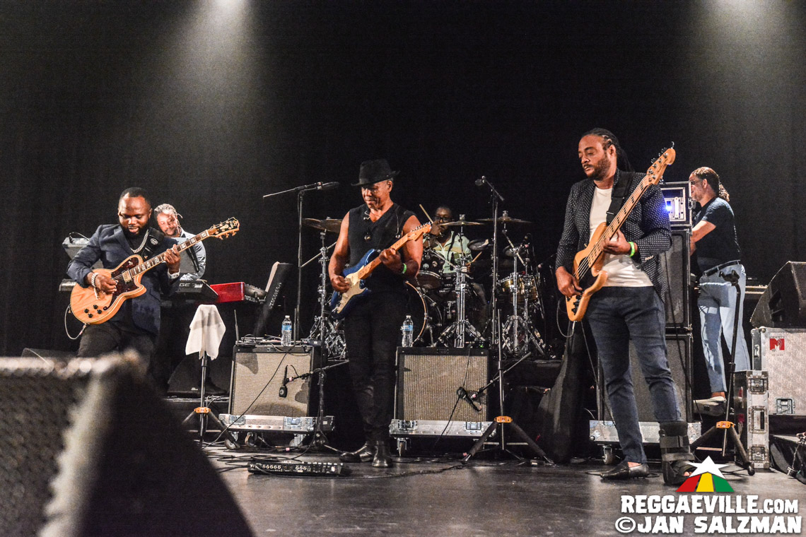 Buju Banton, Jesse Royal with Medisun