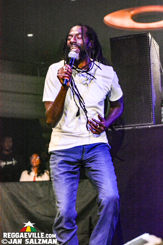 Buju Banton, Jesse Royal with Medisun