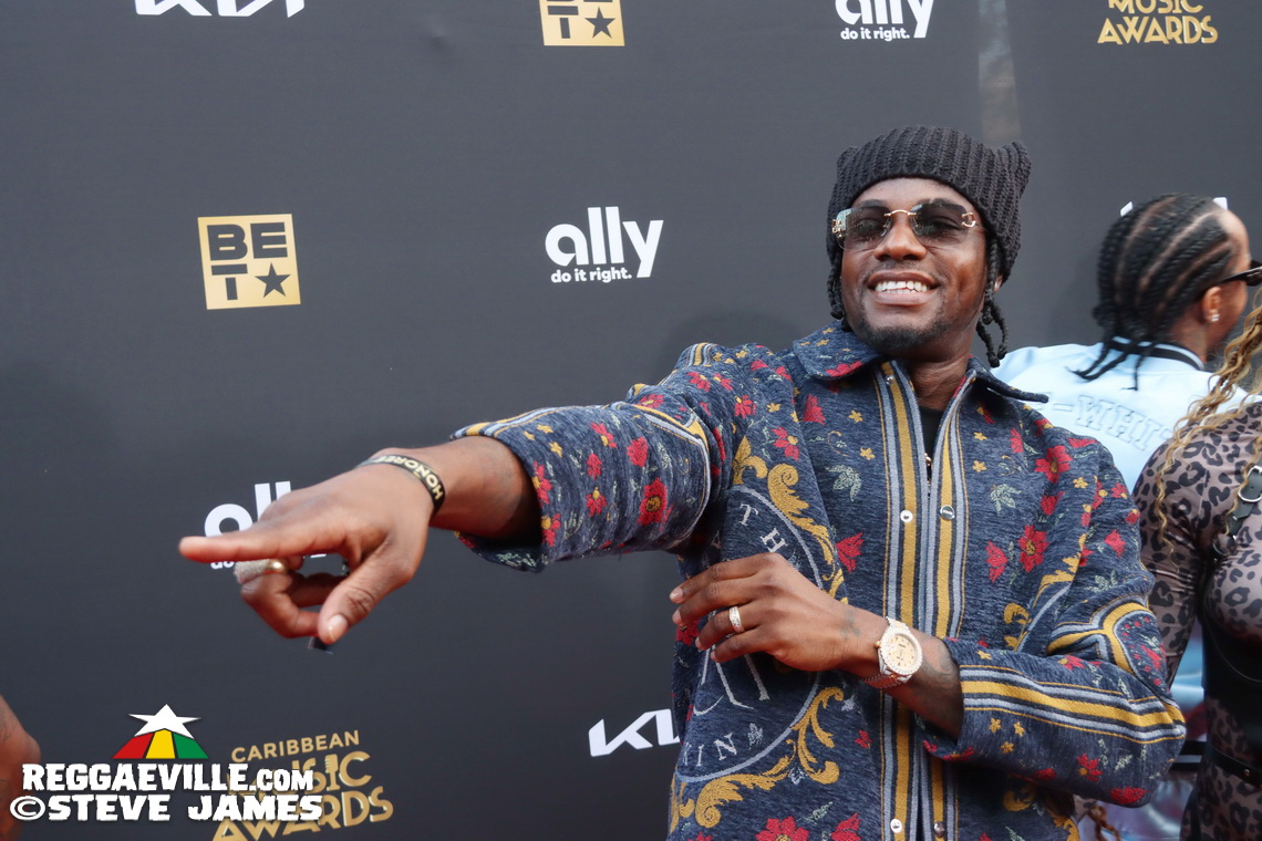 Buju Banton, Majah Hype, Sizzla, Romain Virgo