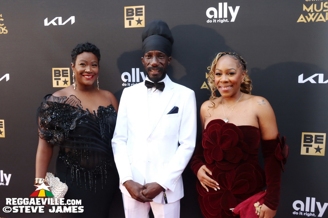 Buju Banton, Majah Hype, Sizzla, Romain Virgo