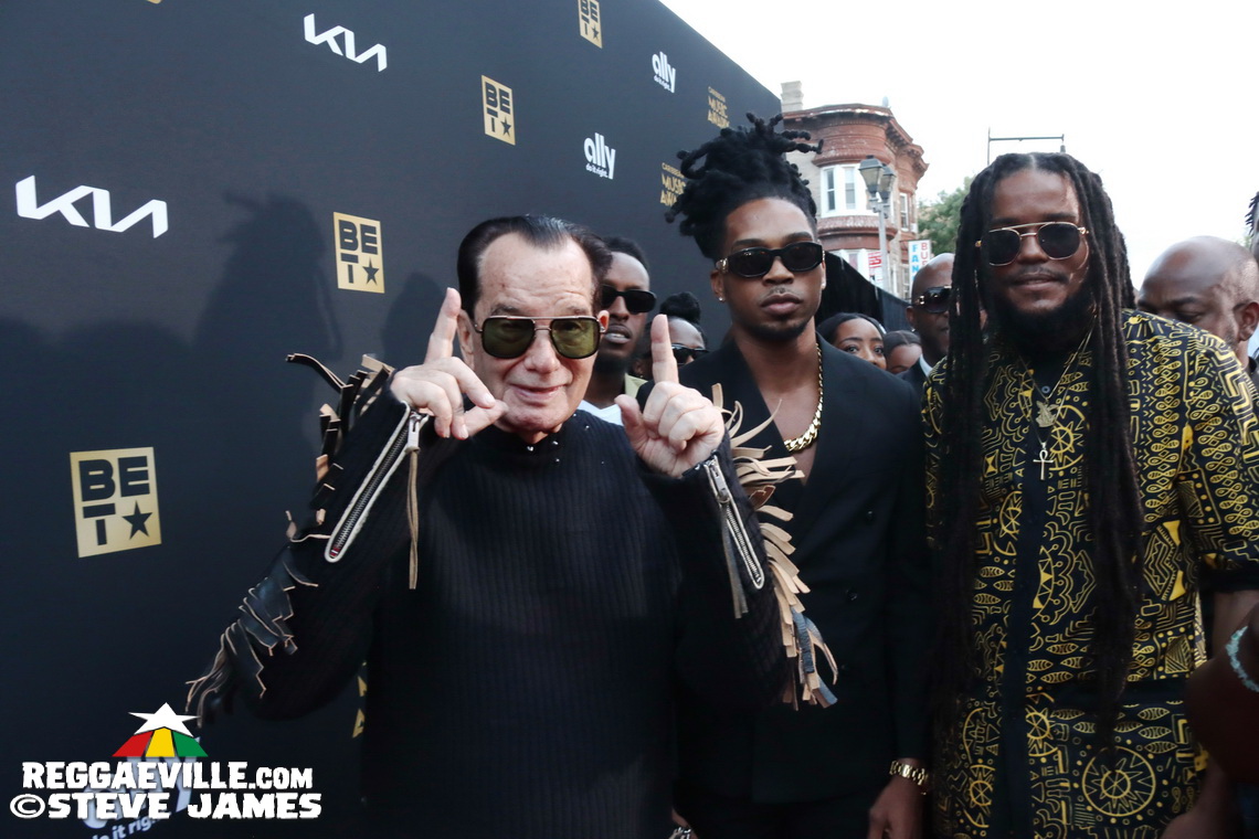 Buju Banton, Majah Hype, Sizzla, Romain Virgo