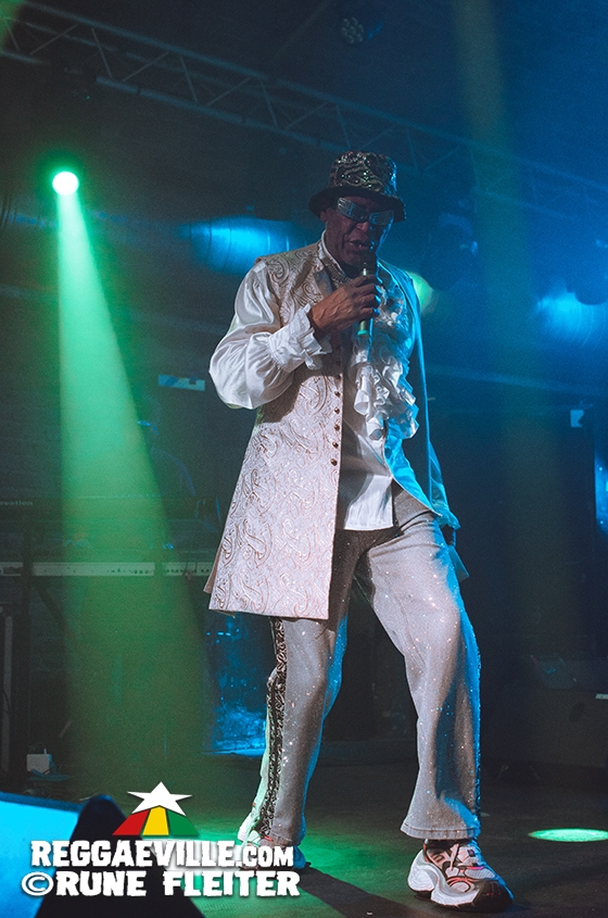 Eek-A-Mouse, Omar Perry