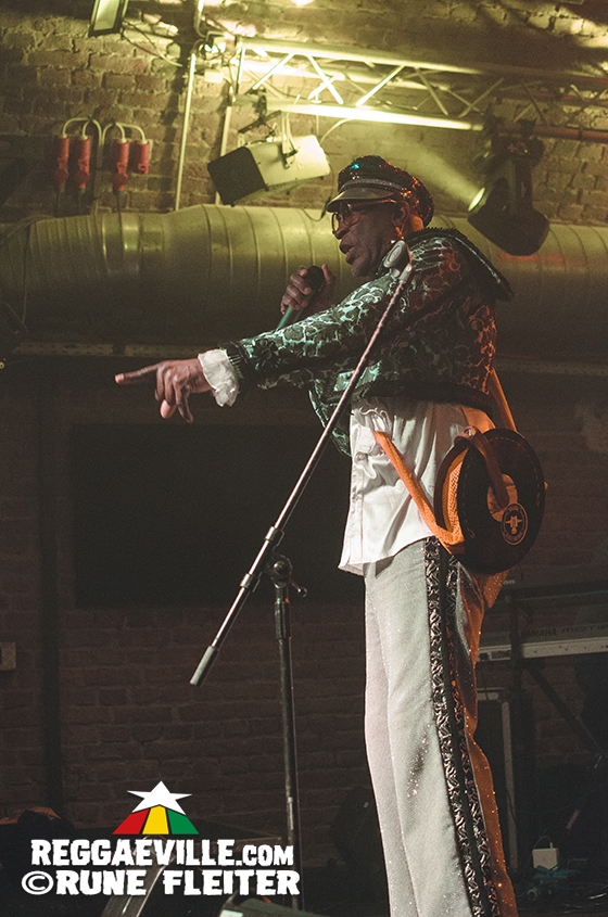 Eek-A-Mouse, Omar Perry