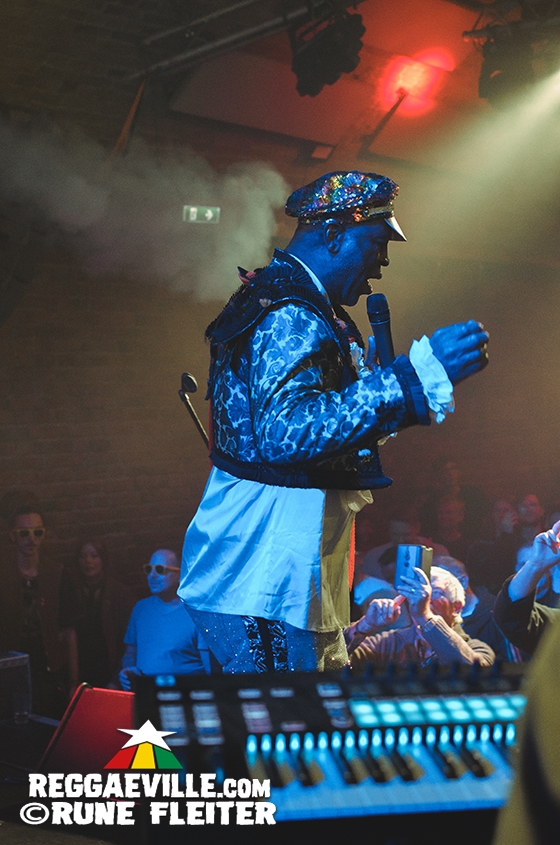 Eek-A-Mouse, Omar Perry