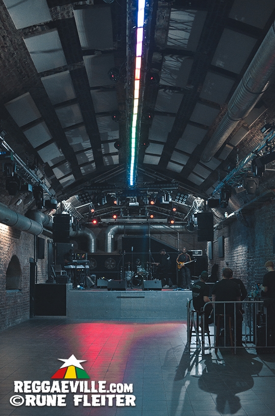 Eek-A-Mouse, Omar Perry