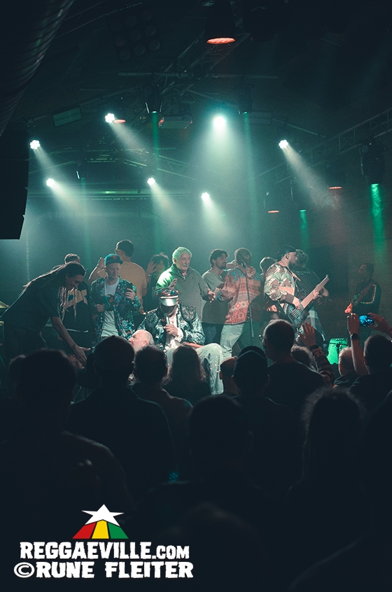 Eek-A-Mouse, Omar Perry