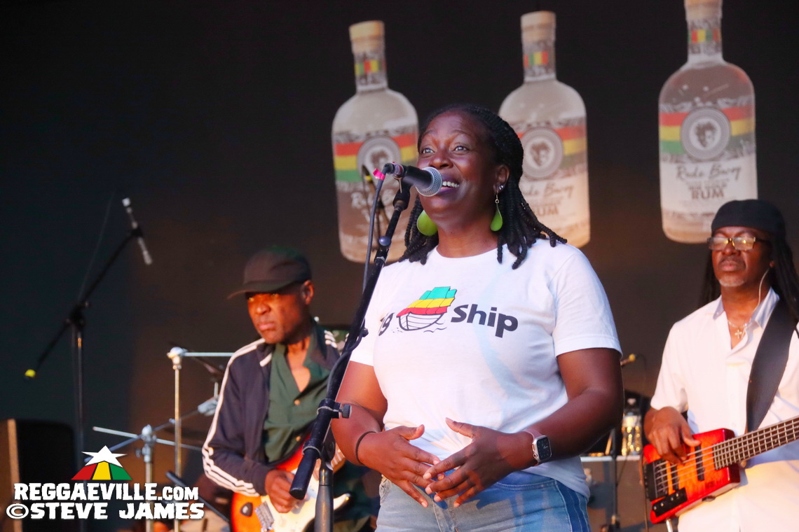 Alaine, Shuga, Sharon Marley, Chino & Stephen McGregor