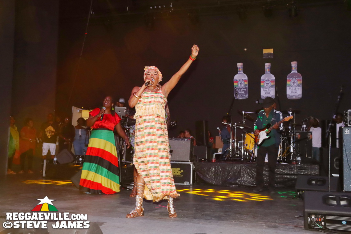 Alaine, Shuga, Sharon Marley, Chino & Stephen McGregor