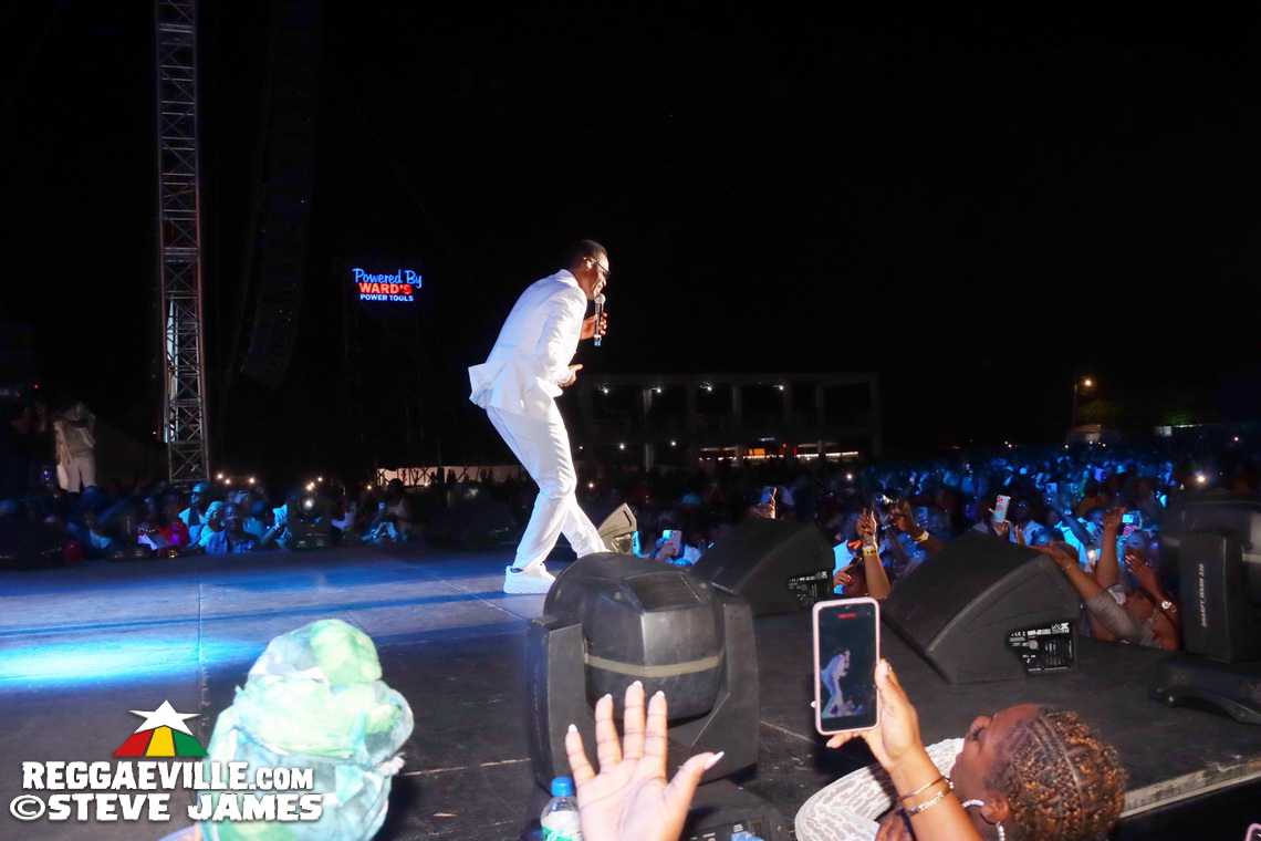 Buju Banton with Beres Hammond, Wayne Wonder & Gramps Morgan