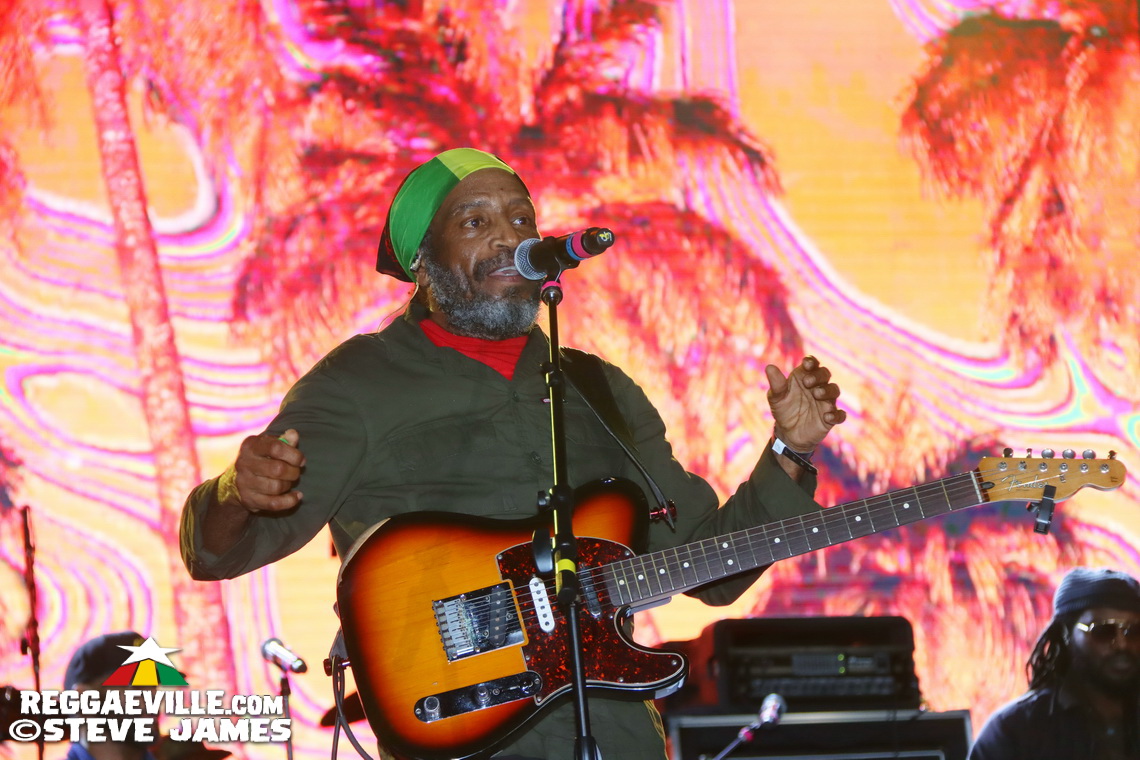 Mr. Vegas, Romain Virgo, The Wailers, Destra