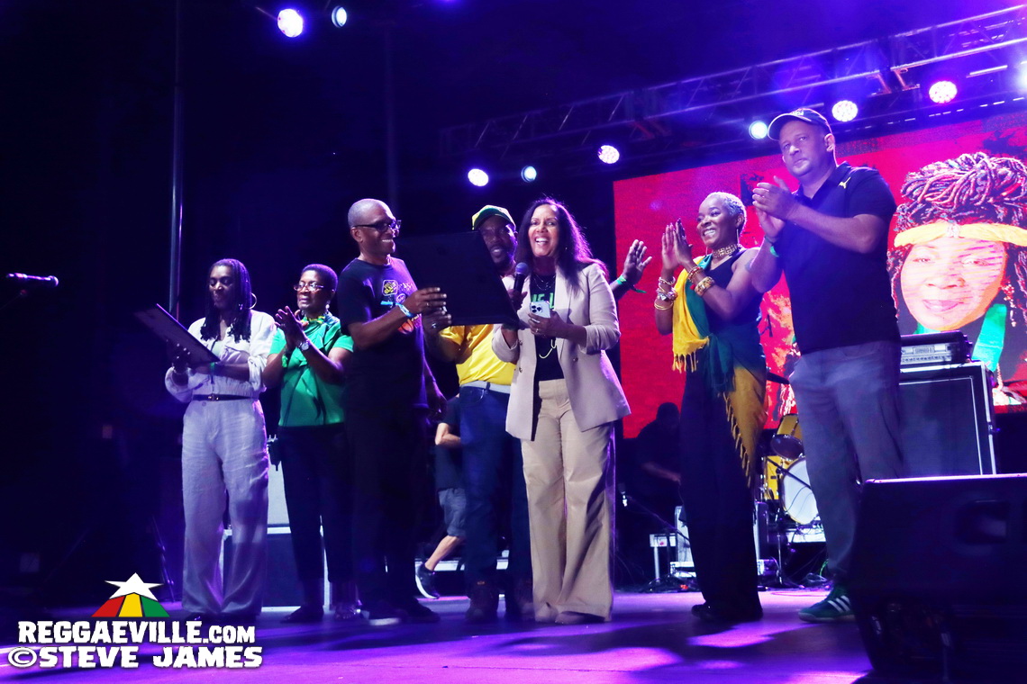 Mr. Vegas, Romain Virgo, The Wailers, Destra