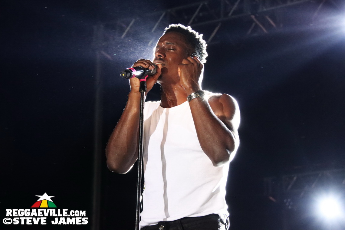 Mr. Vegas, Romain Virgo, The Wailers, Destra