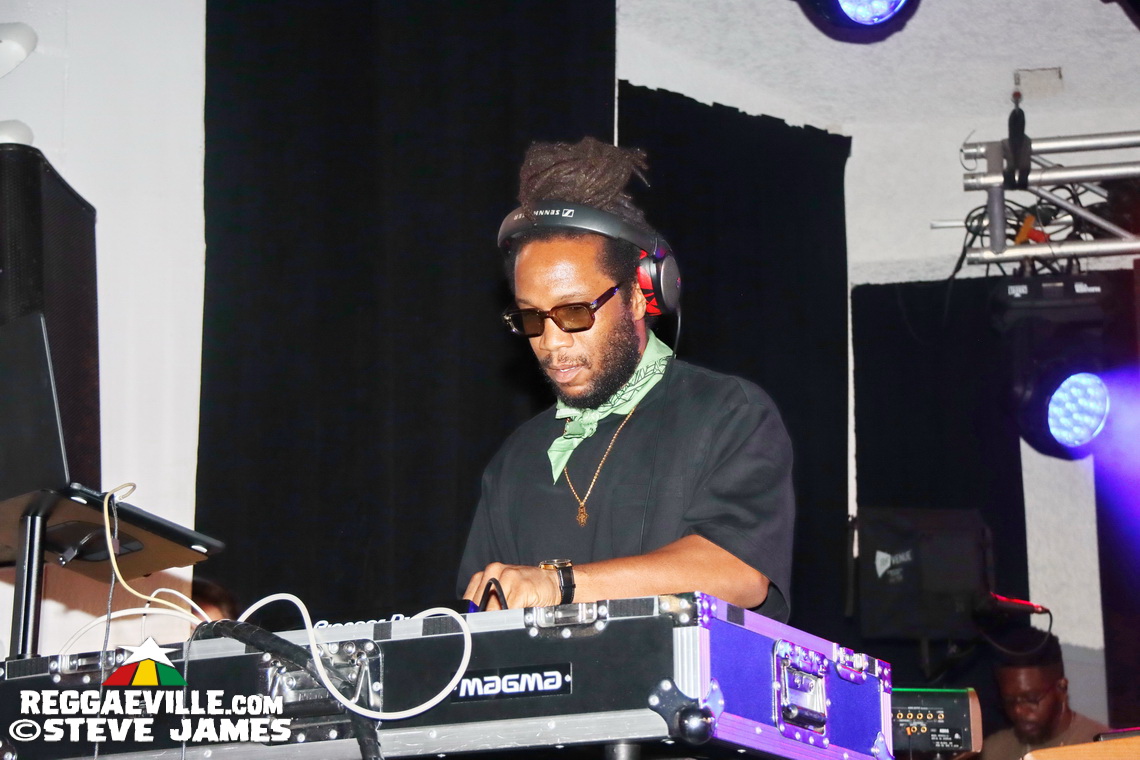 Lila Iké with Protoje, Romain Virgo