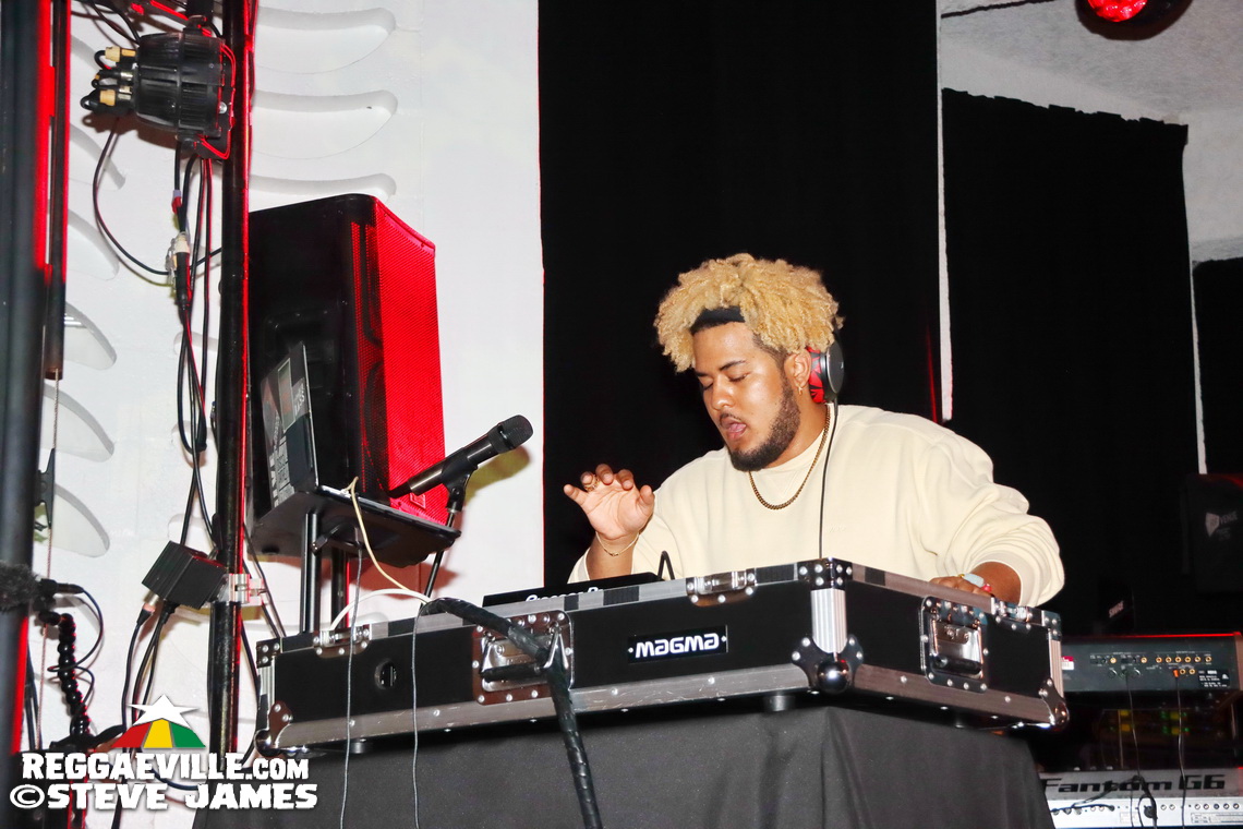 Lila Iké with Protoje, Romain Virgo