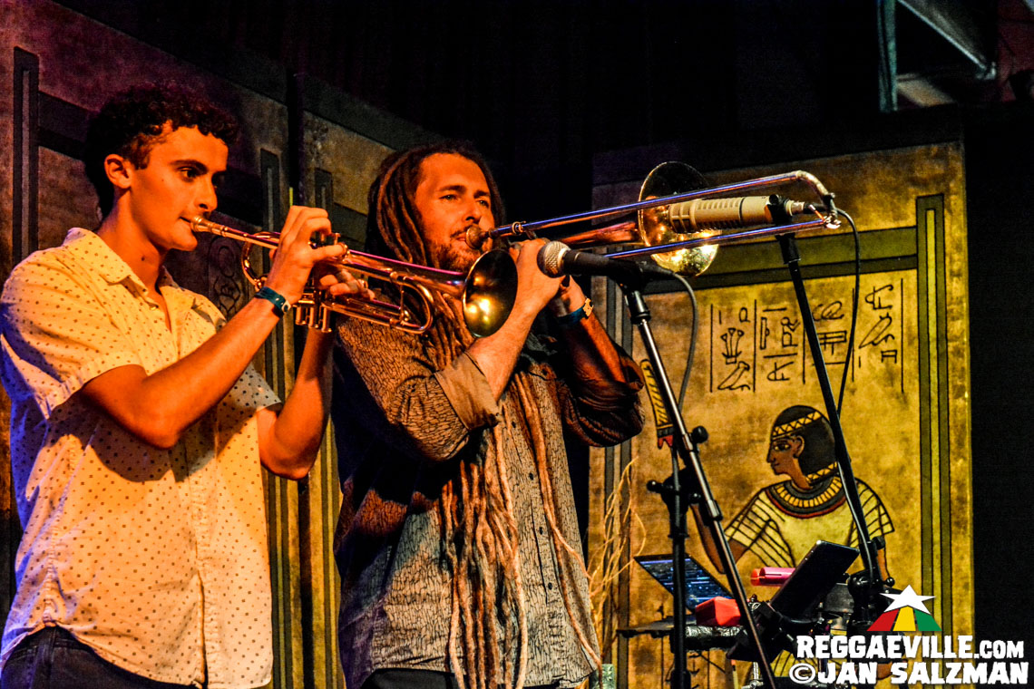 Luciano, Fully Fullwood Band feat. Ginger Roots