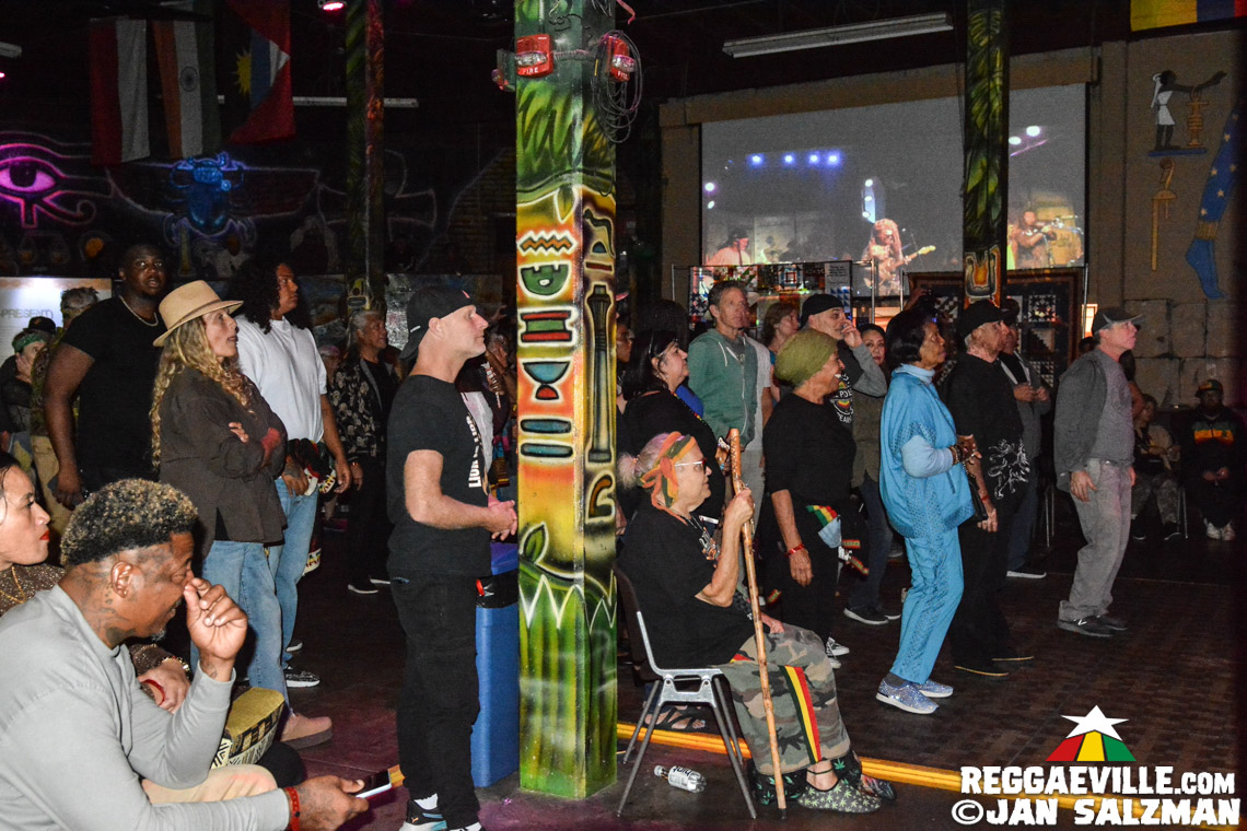 Luciano, Fully Fullwood Band feat. Ginger Roots