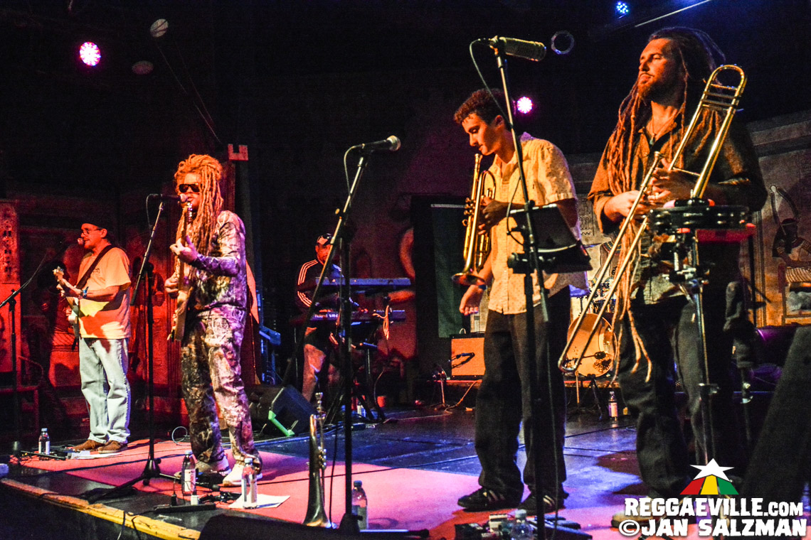 Luciano, Fully Fullwood Band feat. Ginger Roots