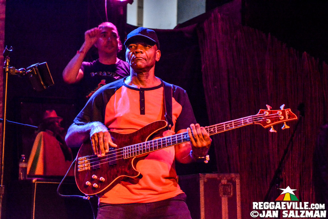 Luciano, Fully Fullwood Band feat. Ginger Roots