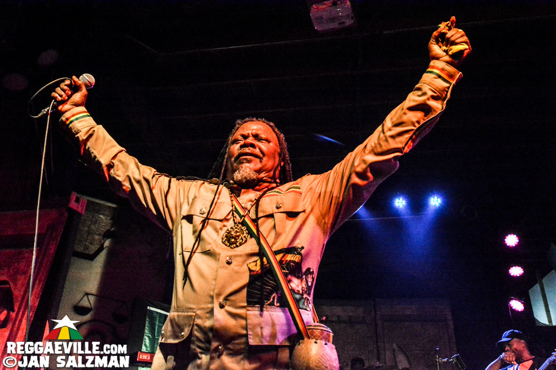 Luciano, Fully Fullwood Band feat. Ginger Roots