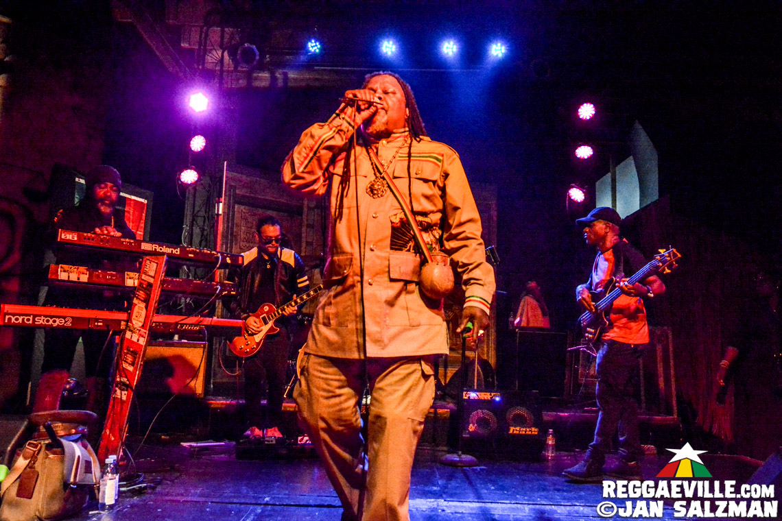 Luciano, Fully Fullwood Band feat. Ginger Roots