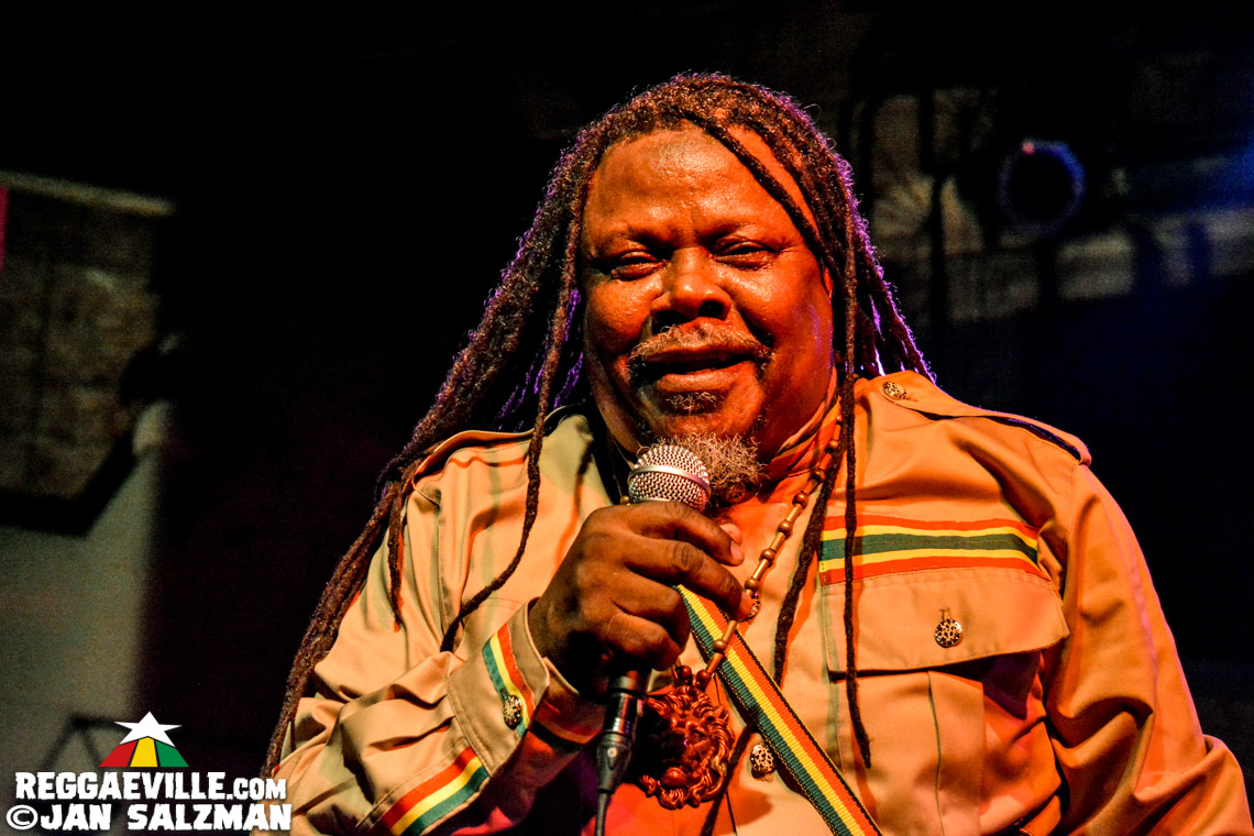 Luciano, Fully Fullwood Band feat. Ginger Roots