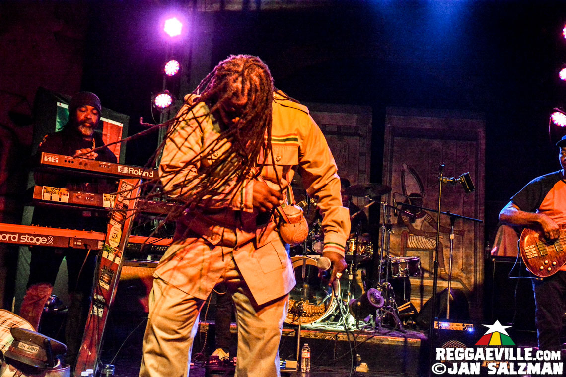 Luciano, Fully Fullwood Band feat. Ginger Roots