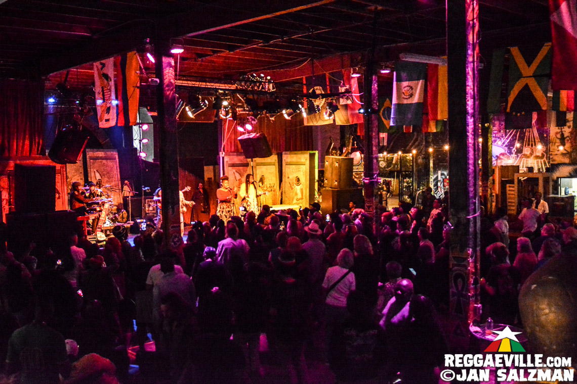 Luciano, Fully Fullwood Band feat. Ginger Roots